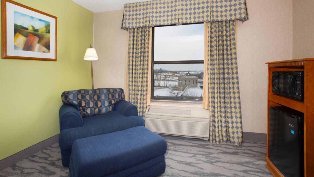 Baymont By Wyndham Thornton Hotel Exterior photo