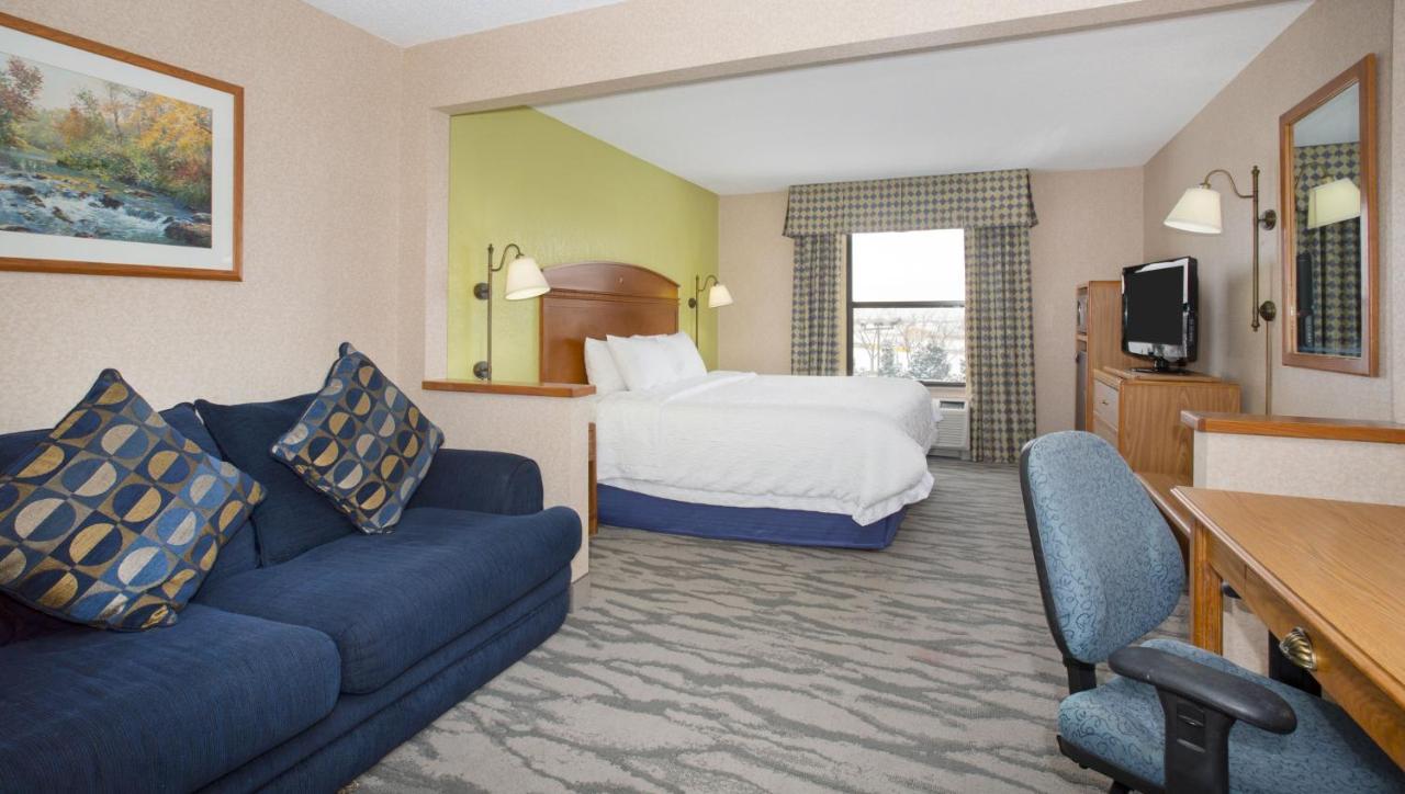 Baymont By Wyndham Thornton Hotel Exterior photo